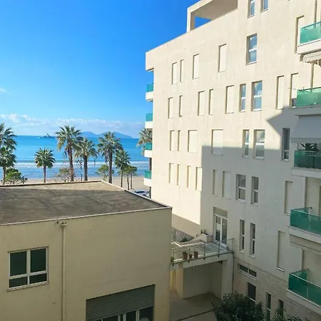 Olea Seaside דירה *